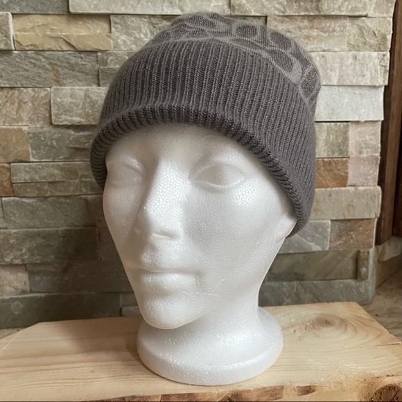Coach Beanie Hat - Picture 1 of 7